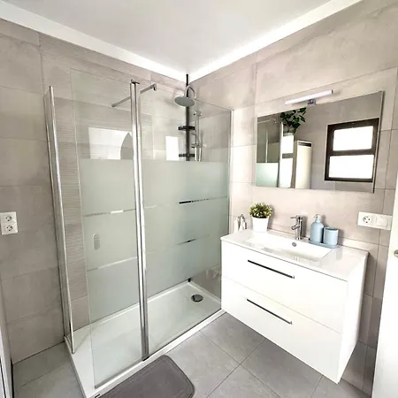 Casa En Con Gran Terraza, Muy Luminosa Y En Tranquila Urbanizacion * Nerja