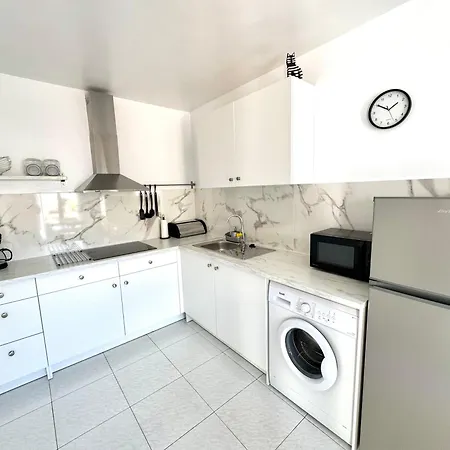 Casa En Con Gran Terraza, Muy Luminosa Y En Tranquila Urbanizacion Nyaraló Nerja