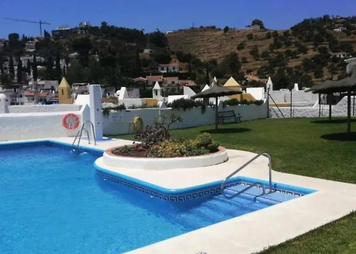 Casa En Con Gran Terraza, Muy Luminosa Y En Tranquila Urbanizacion