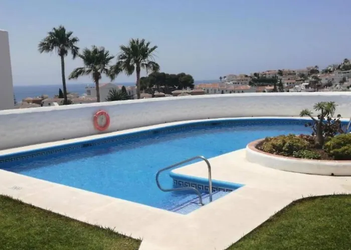 Casa En Con Gran Terraza, Muy Luminosa Y En Tranquila Urbanizacion *