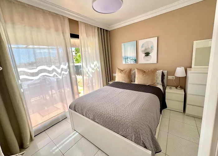 בית נופש Casa En Con Gran Terraza, Muy Luminosa Y En Tranquila Urbanizacion *