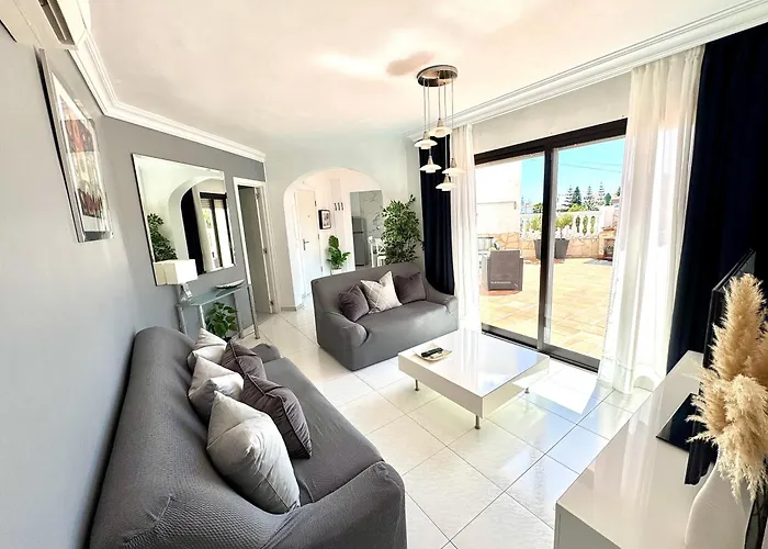 Casa En Con Gran Terraza, Muy Luminosa Y En Tranquila Urbanizacion *