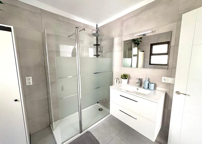 Casa En Con Gran Terraza, Muy Luminosa Y En Tranquila Urbanizacion * Nerja