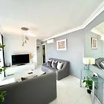 Casa En Con Gran Terraza, Muy Luminosa Y En Tranquila Urbanizacion 펜션 네르하
