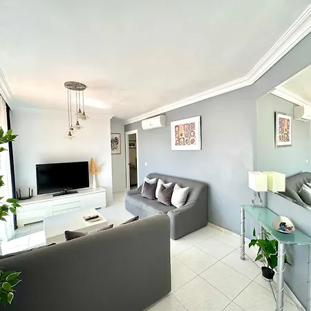 Casa En Con Gran Terraza, Muy Luminosa Y En Tranquila Urbanizacion Dom wakacyjny Nerja