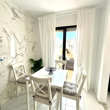 Casa Con Gran Terraza, Muy Luminosa Y En Tranquila Zona Residencial Сasa de vacaciones